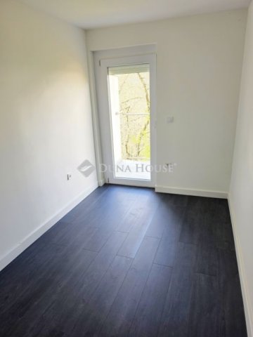 Kiadó téglalakás, albérlet, Pécsett 250 E Ft / hó, 3 szobás