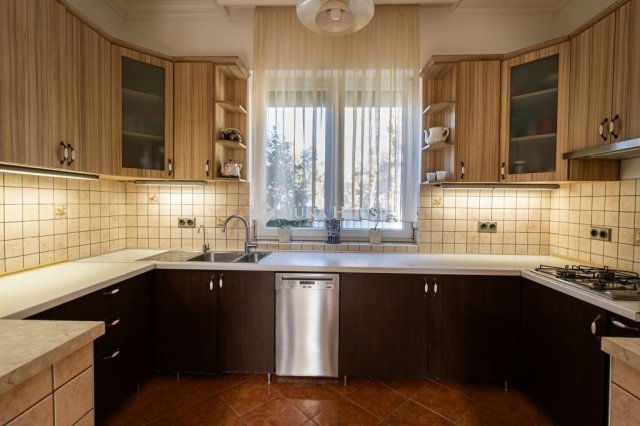 Eladó családi ház, Budapesten, XVIII. kerületben 140 M Ft