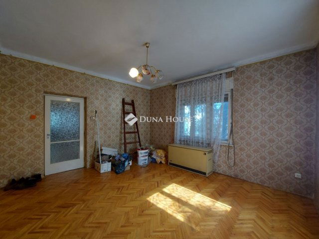 Eladó családi ház, Szolnokon 44.9 M Ft, 5 szobás