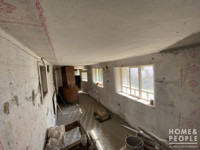 Eladó családi ház, Földeákon 8.5 M Ft, 2 szobás
