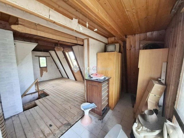 Eladó családi ház, Veresegyházon 56 M Ft, 3 szobás