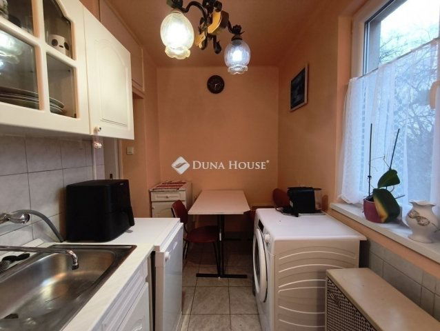 Eladó téglalakás, Gödöllőn 65.5 M Ft, 2 szobás