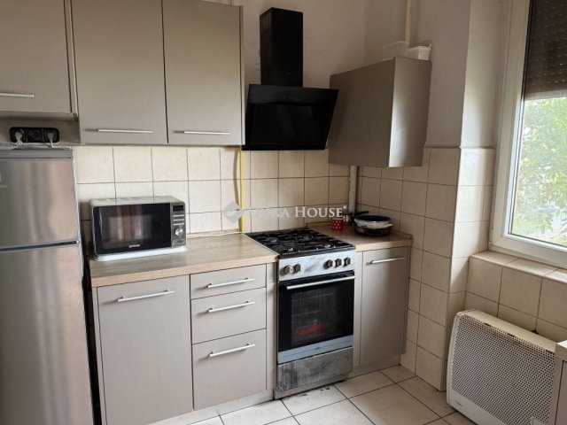 Eladó téglalakás, Pécsett 79.9 M Ft, 3 szobás