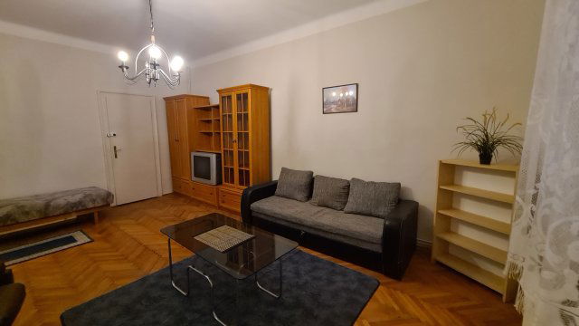 Kiadó téglalakás, albérlet, Esztergomban 200 E Ft / hó