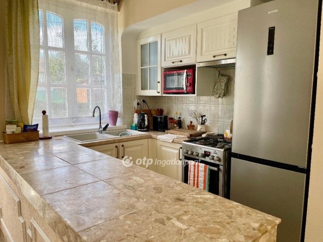 Eladó családi ház, Pencen 119 M Ft, 4+2 szobás