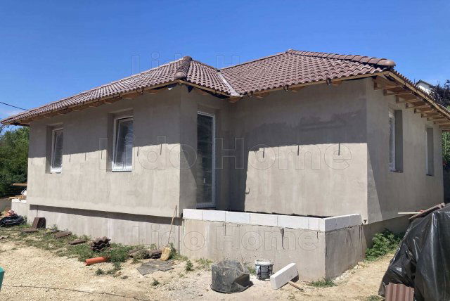 Eladó családi ház, Tabon 60 M Ft, 3 szobás