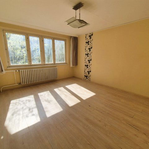 Eladó panellakás, Kecskeméten 38.5 M Ft, 2 szobás