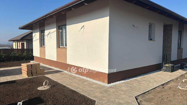 Eladó családi ház, Vácrátóton 139.5 M Ft, 4 szobás