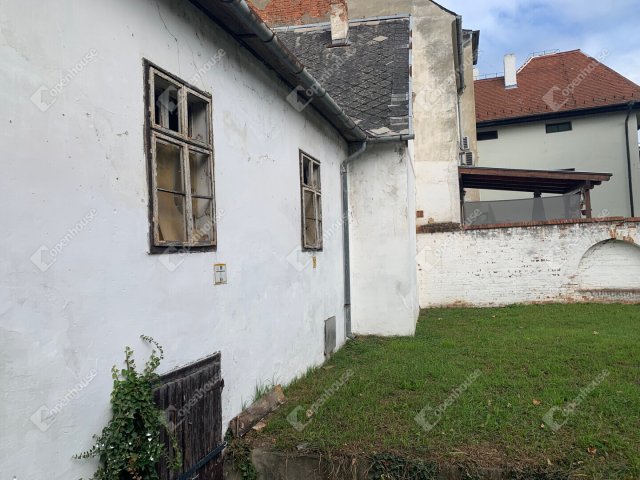 Eladó családi ház, Kőszegen 32.49 M Ft, 3 szobás