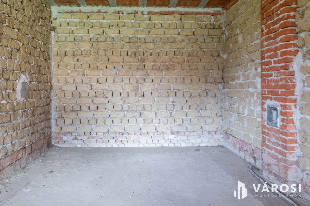 Eladó családi ház, Újirázon 89.8 M Ft, 7 szobás