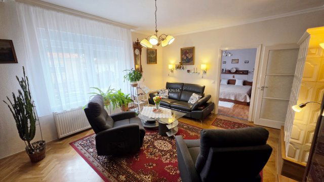 Eladó családi ház, Szombathelyen 96 M Ft, 6 szobás