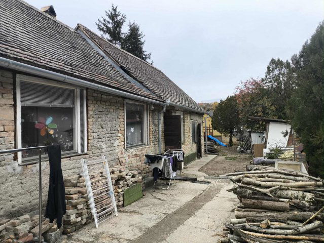 Eladó családi ház, Dunaszekcsőn 15 M Ft, 4 szobás