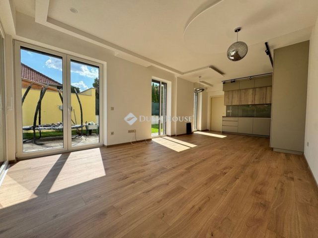 Eladó ikerház, Veszprémben 189.9 M Ft, 5 szobás