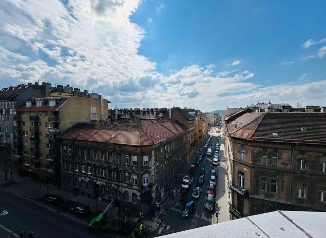 Eladó téglalakás, Budapesten, XIV. kerületben 174 M Ft, 8 szobás