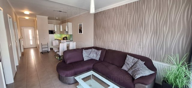 Eladó téglalakás, Siófokon 124.9 M Ft, 3 szobás