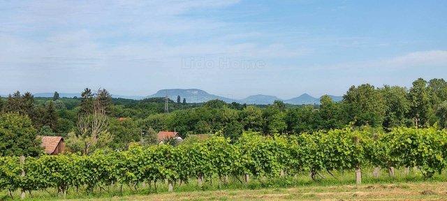 Eladó telek, Balatonbogláron 19 M Ft / költözzbe.hu