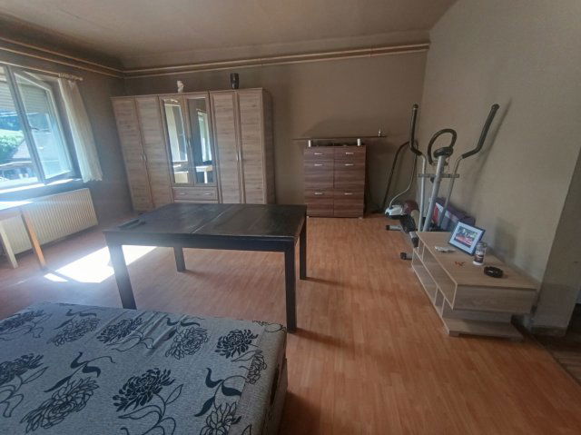 Eladó családi ház, Komlón 28 M Ft, 3 szobás