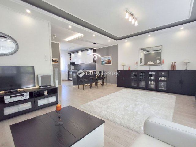 Eladó sorház, Nyíregyházán 94.9 M Ft, 6 szobás