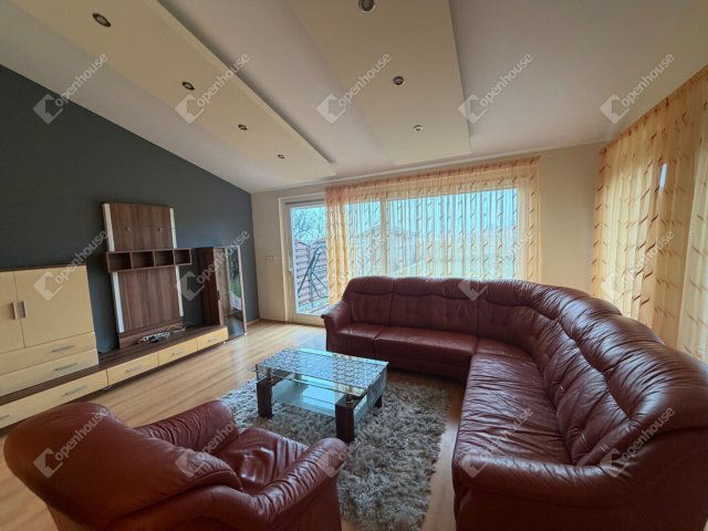Kiadó családi ház, albérlet, Győrött 450 E Ft / hó, 5 szobás