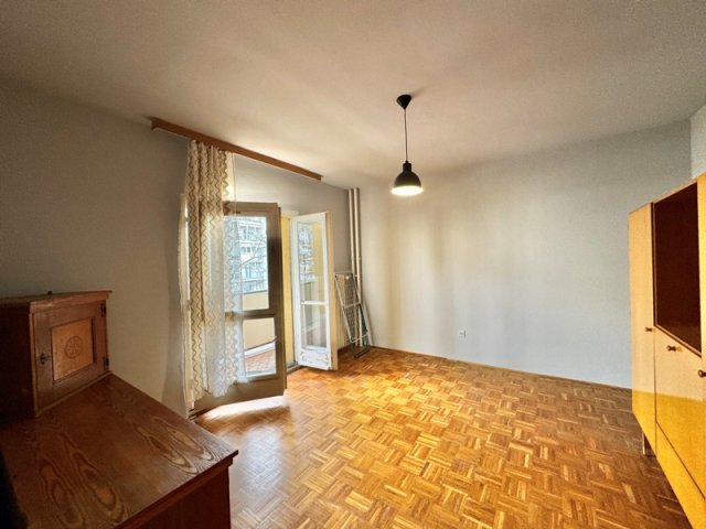 Kiadó panellakás, albérlet, Pécsett, Építők útján, 2 szobás