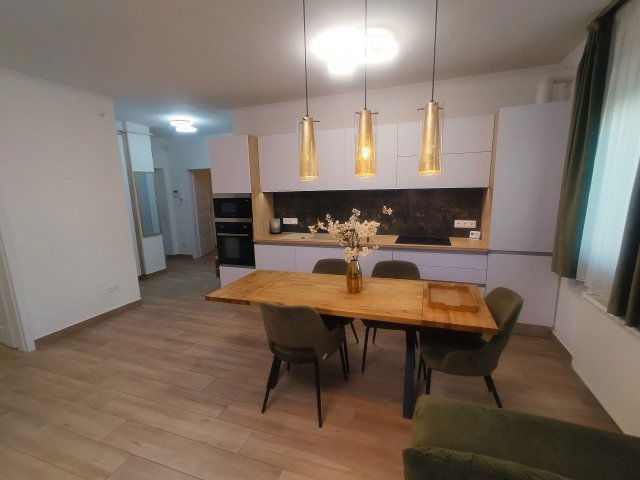 Kiadó téglalakás, albérlet, Győrött 320 E Ft / hó, 4 szobás