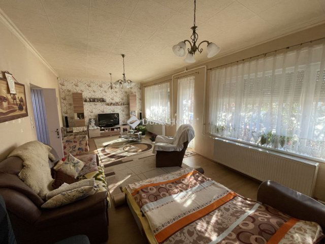 Eladó családi ház, Dabason 125 M Ft, 5 szobás