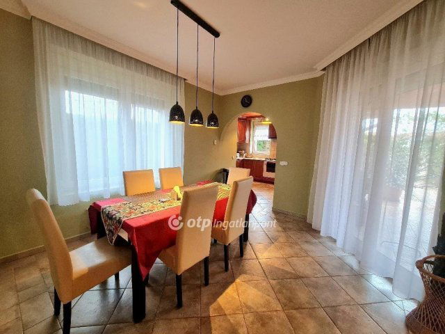 Eladó családi ház, Ostoroson 129 M Ft, 3 szobás