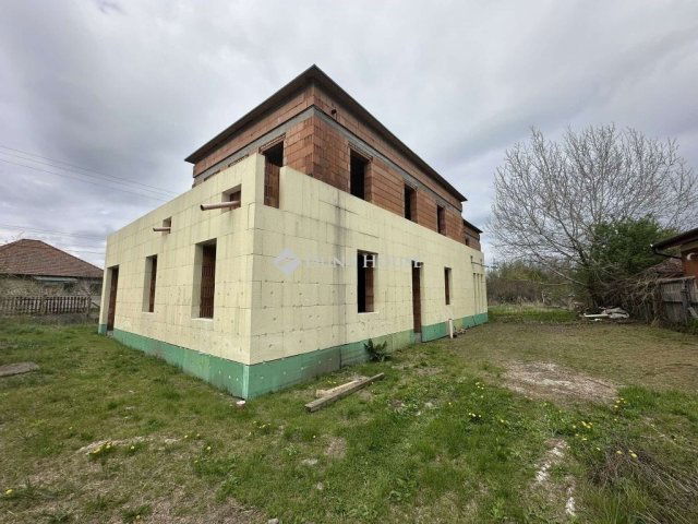 Eladó családi ház, Albertirsán 115 M Ft, 7 szobás