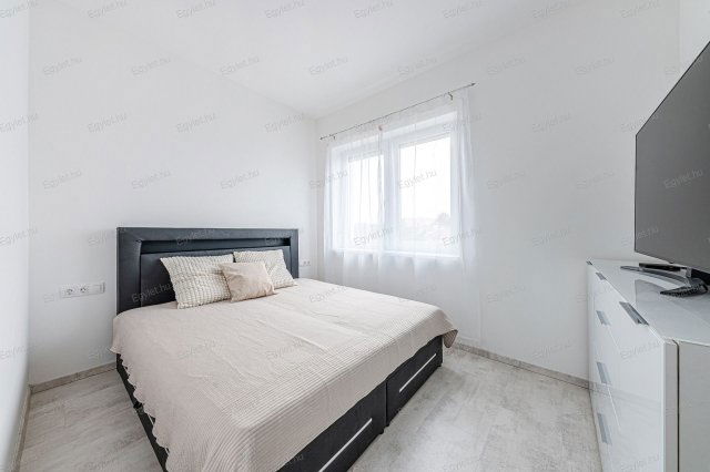 Eladó téglalakás, Érden 111.75 M Ft, 2+1 szobás