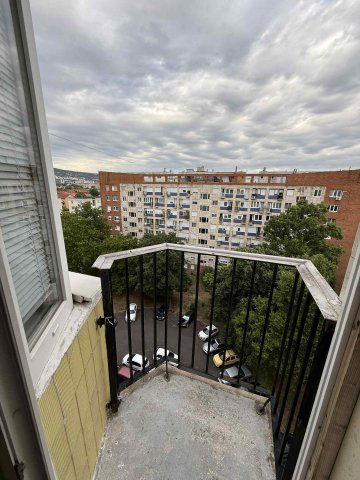 Eladó téglalakás, Pécsett, Esztergár Lajos utcában 43 M Ft