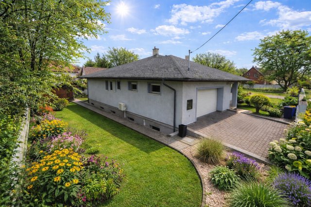 Eladó családi ház, Ráckevén 220 M Ft, 7 szobás