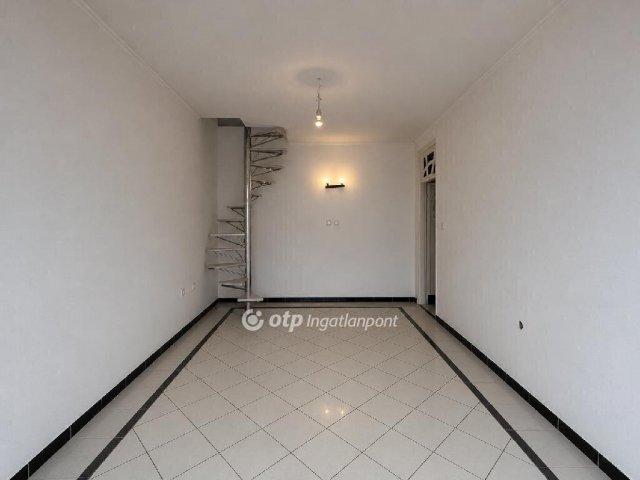 Eladó téglalakás, Pécsett 81.9 M Ft, 4 szobás