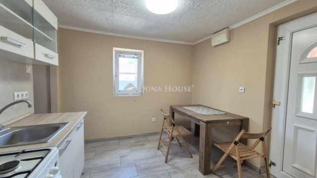 Eladó családi ház, Kecskeméten 31.9 M Ft, 1 szobás