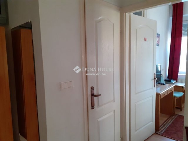 Eladó nyaraló, Fonyódon 512 M Ft, 11 szobás