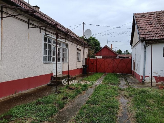 Eladó családi ház, Létavértesen 16.5 M Ft, 4 szobás