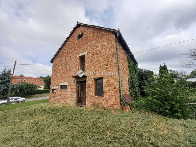 Eladó családi ház, Egyházaskozáron 13 M Ft, 5 szobás
