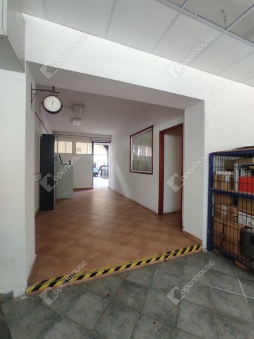 Kiadó ipari ingatlan, Komáromban 2000 E Ft / hó