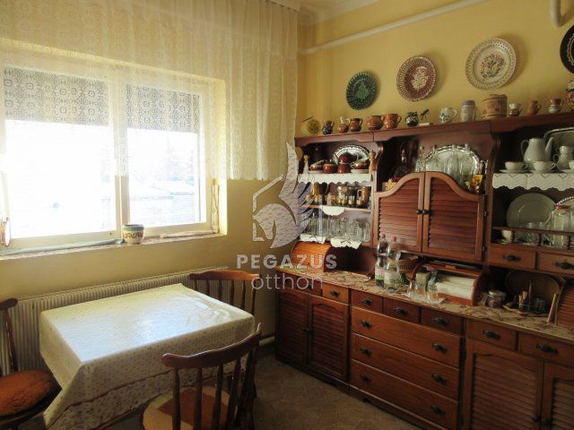 Eladó családi ház, Ózdon 23.9 M Ft, 3 szobás