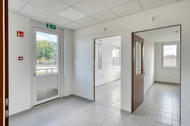 Eladó téglalakás, Mórahalmon 39.332 M Ft, 1 szobás