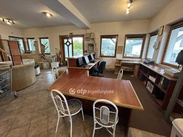 Kiadó üzlethelyiség, Budapesten, XVI. kerületben 2500 E Ft / hó