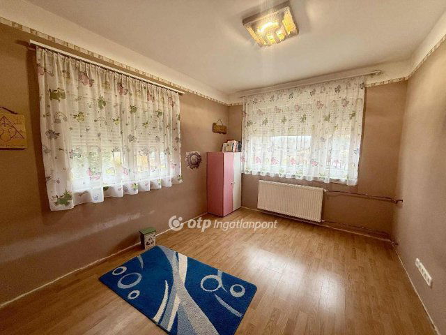 Eladó családi ház, Isaszegen 99.9 M Ft, 6+1 szobás