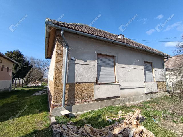 Eladó családi ház, Segesden 11.9 M Ft, 4 szobás