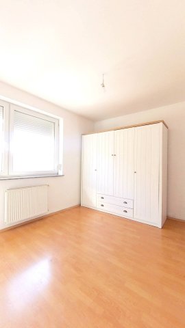 Eladó téglalakás, Szigetszentmiklóson 84.9 M Ft, 3 szobás