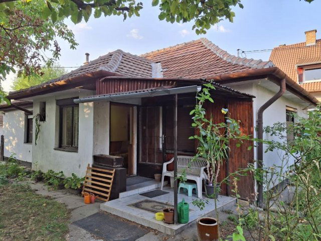 Eladó családi ház, Cegléden 42 M Ft, 3 szobás