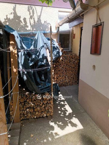 Eladó családi ház, Hajdúböszörményen 34 M Ft, 2 szobás