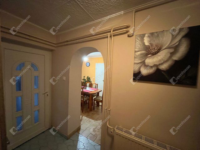 Eladó családi ház, Jután 68.9 M Ft, 4 szobás