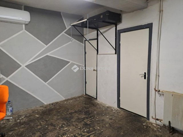 Eladó családi ház, Kunbaján 9 M Ft, 3 szobás