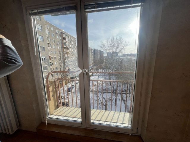 Eladó panellakás, Budapesten, III. kerületben 68.5 M Ft, 3 szobás