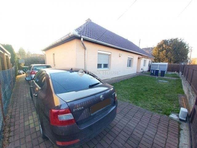 Eladó ikerház, Budapesten, XVI. kerületben 135.9 M Ft, 5+1 szobás