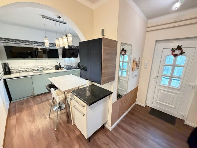 Eladó ikerház, Győrött 84.9 M Ft, 2+4 szobás